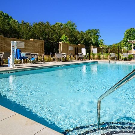 Courtyard By Marriott Raleigh Cary Crossroads Hotel Kültér fotó