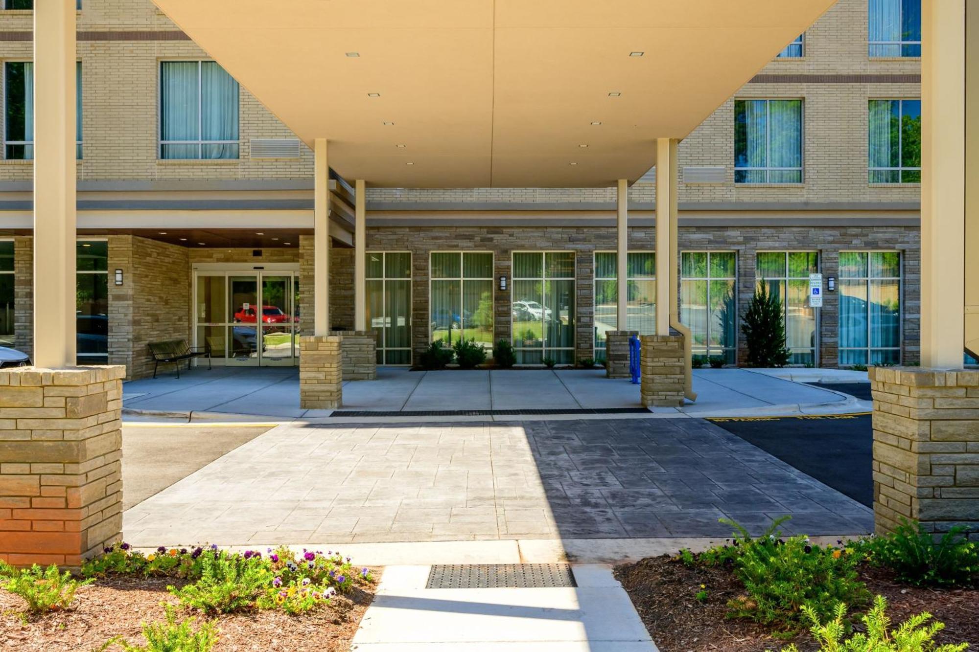 Courtyard By Marriott Raleigh Cary Crossroads Hotel Kültér fotó