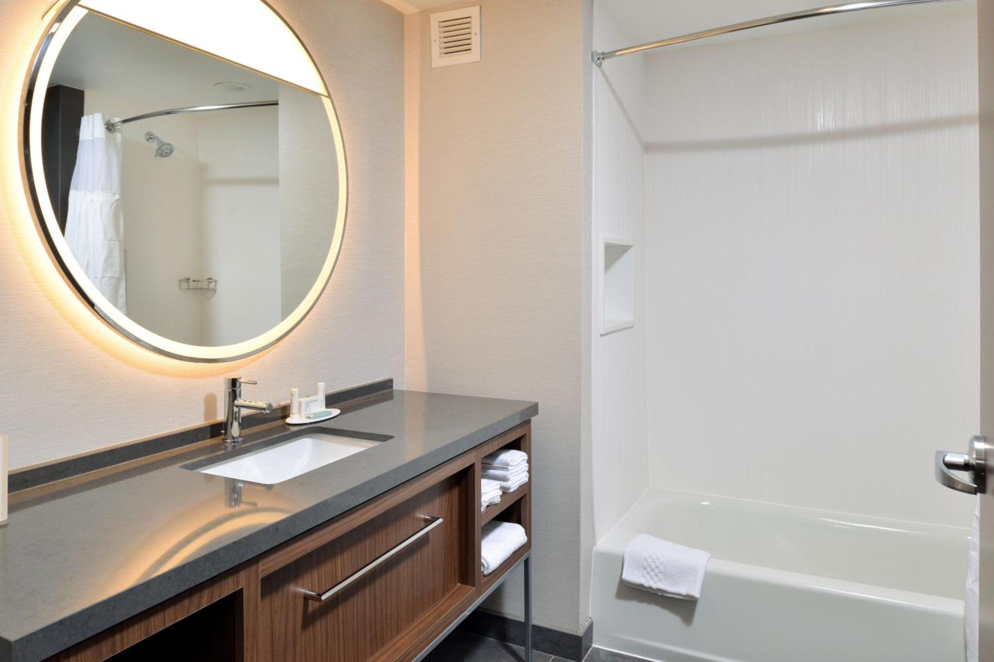 Courtyard By Marriott Raleigh Cary Crossroads Hotel Kültér fotó