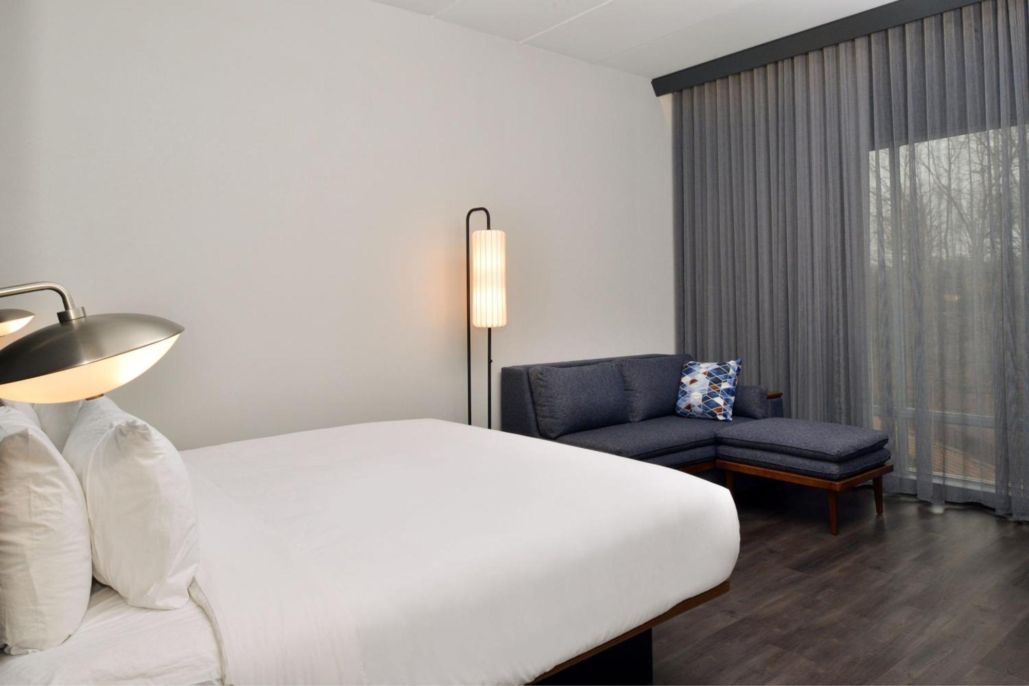 Courtyard By Marriott Raleigh Cary Crossroads Hotel Kültér fotó